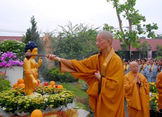 Lễ tắm Phật đản sanh