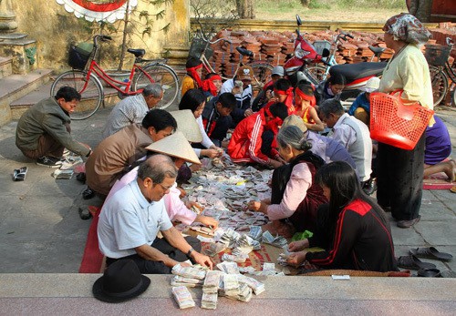 Quản lý tiền công đức tại các di tích và lễ hội